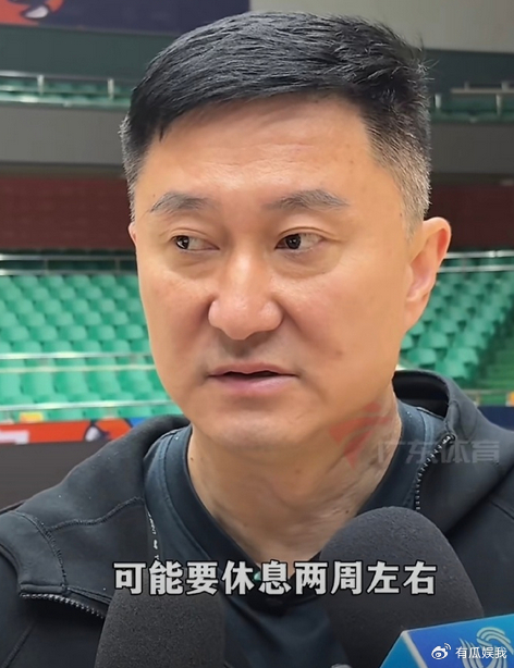 盛世娱乐官方入口-有伤在身！球迷偶遇广东外援萨姆纳 腿部佩戴护具 仍住宏远酒店|广东宏远|广东省|康复|赛季|杜锋_新浪体育_新浪新闻
